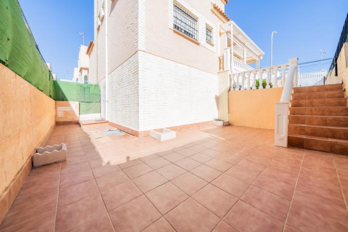 Image No.10-2 Bed Semi-Detached for sale