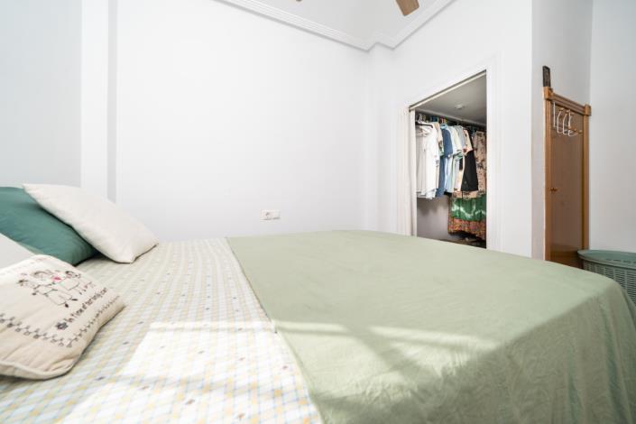 Image No.24-2 Bed Semi-Detached for sale