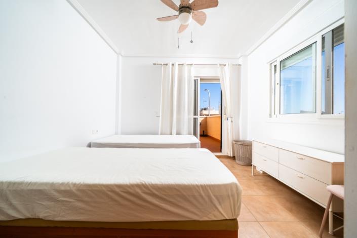 Image No.27-2 Bed Semi-Detached for sale