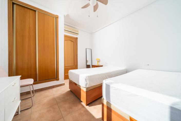 Image No.28-2 Bed Semi-Detached for sale