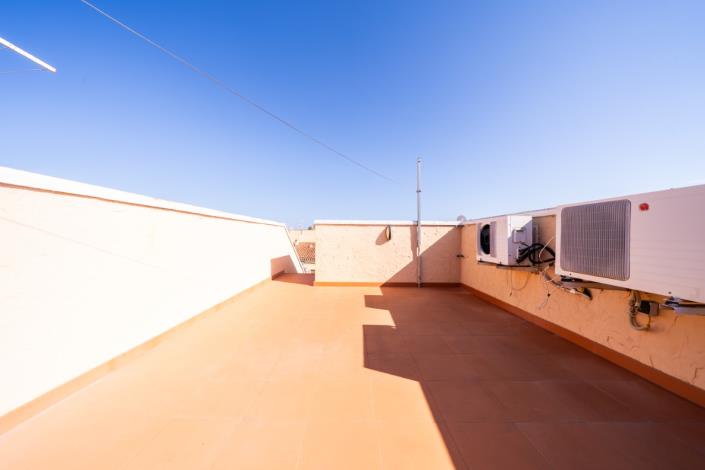 Image No.33-2 Bed Semi-Detached for sale