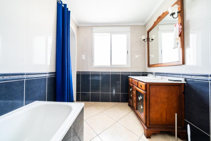 Image No.25-5 Bed Villa for sale