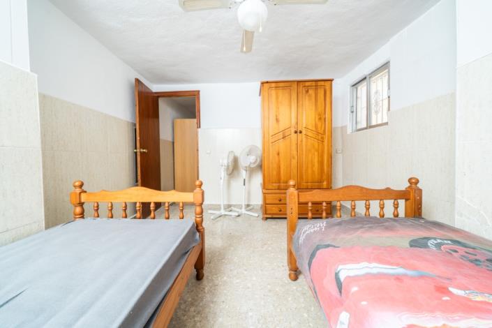 Image No.36-5 Bed Villa for sale