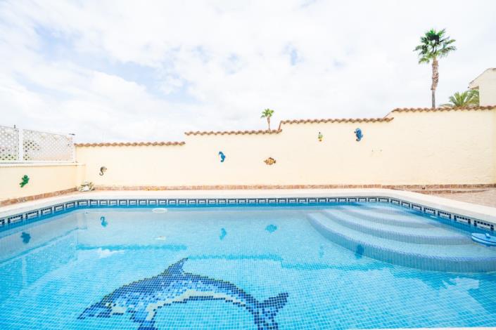 Image No.42-5 Bed Villa for sale