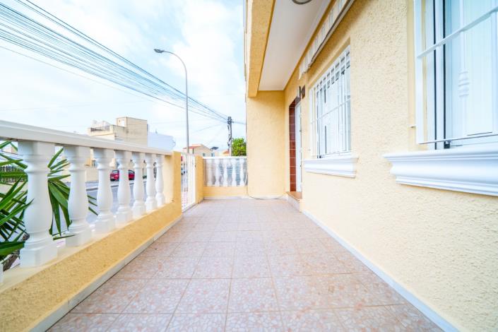 Image No.6-2 Bed Townhouse for sale