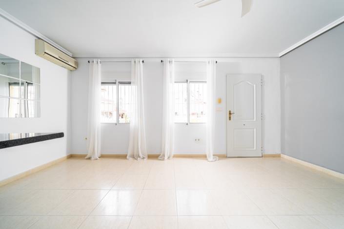 Image No.12-2 Bed Townhouse for sale