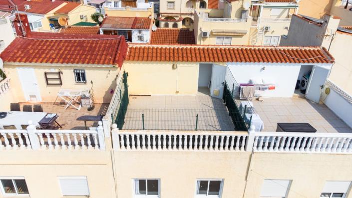 Image No.21-2 Bed Townhouse for sale