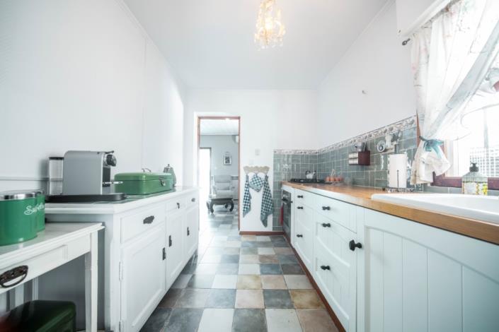 Image No.11-9 Bed Villa for sale