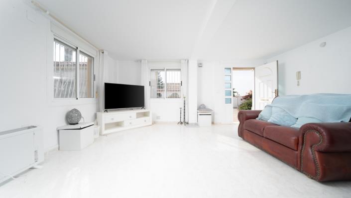 Image No.10-3 Bed Villa for sale