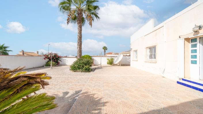 Image No.27-3 Bed Villa for sale