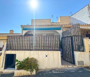 Terraced-property-for-sale-in-Alicante--1---Portals-