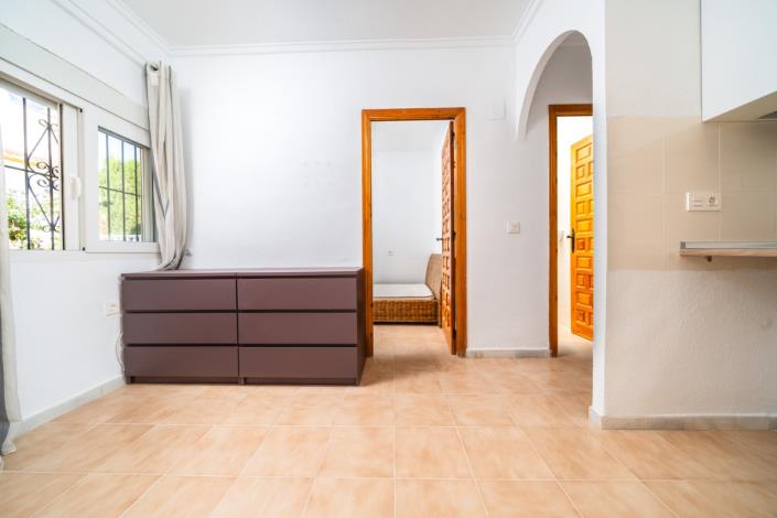 Image No.9-1 Bed Townhouse for sale