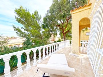 Detached-Property-for-sale-in-La-Marina---13---Portals-