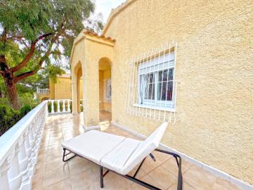 Detached-Property-for-sale-in-La-Marina---14---Portals-