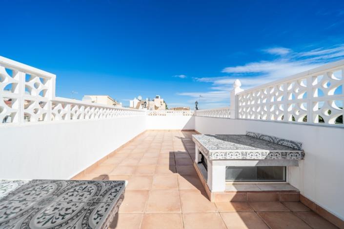 Image No.42-4 Bed Townhouse for sale