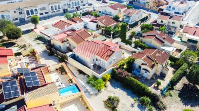Detached-Property-for-sale-in-La-Marina--4---Portals-