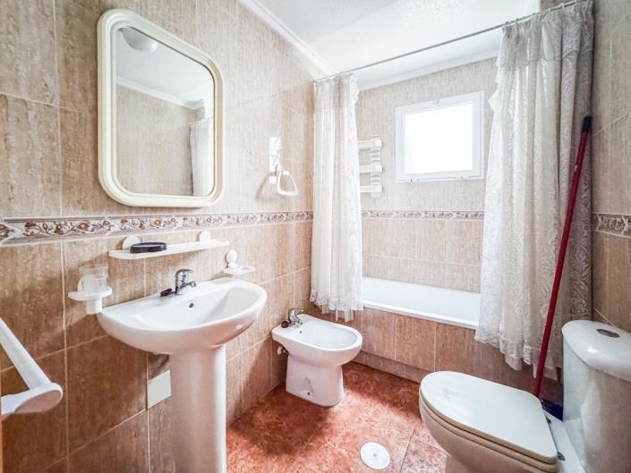 Image No.17-2 Bed Apartment for sale