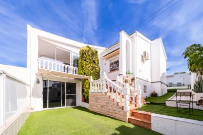 Detached-Villa-for-sale-in-La-Marina--3---Portals-