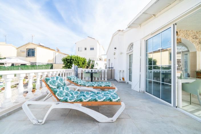 Image No.17-3 Bed Villa for sale