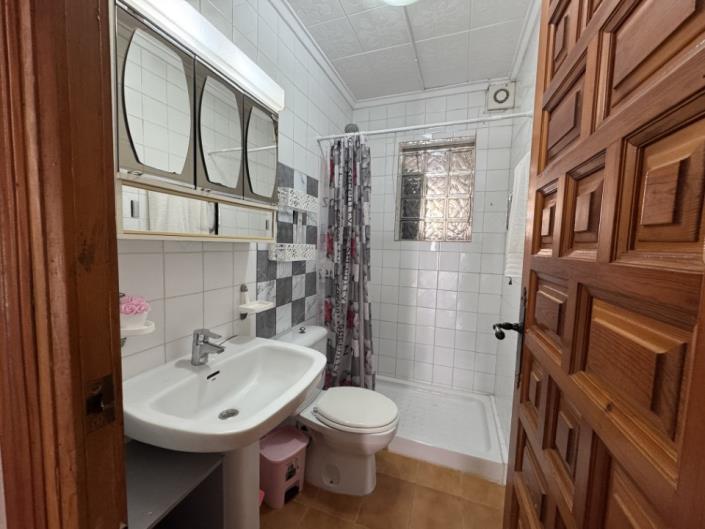 Image No.16-2 Bed Townhouse for sale