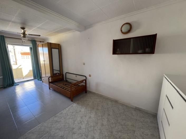 Image No.20-2 Bed Townhouse for sale