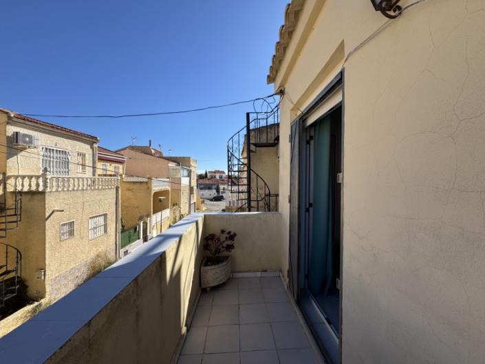 Image No.29-2 Bed Townhouse for sale