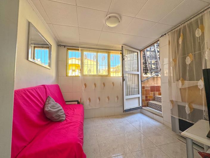 Image No.12-2 Bed Townhouse for sale