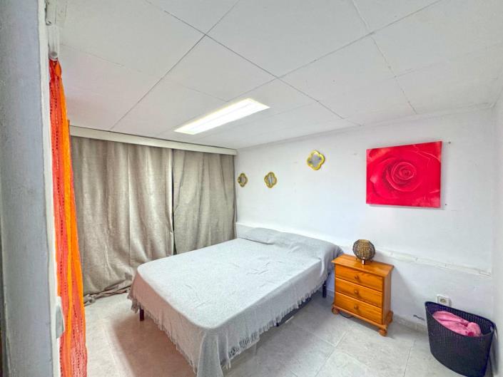 Image No.16-2 Bed Townhouse for sale