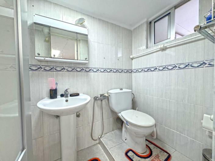 Image No.18-2 Bed Townhouse for sale