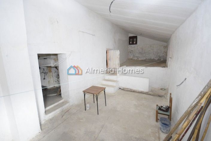 Image No.19-6 Bed Country House for sale