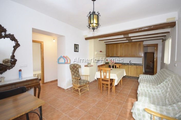 Image No.10-6 Bed Country House for sale