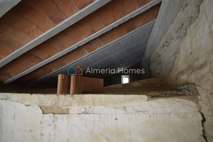 Image No.11-10 Bed Country House for sale