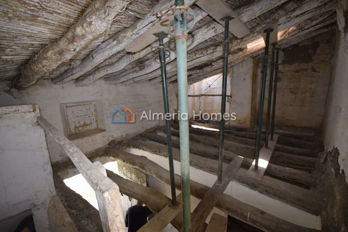 Image No.15-10 Bed Country House for sale