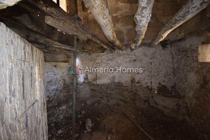 Image No.17-10 Bed Country House for sale