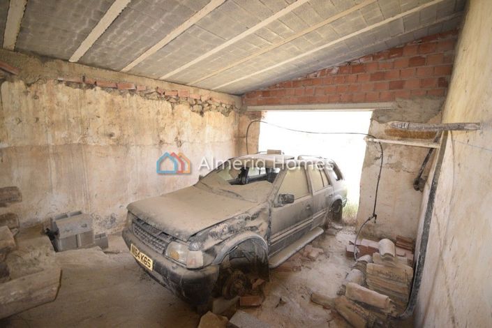 Image No.19-10 Bed Country House for sale