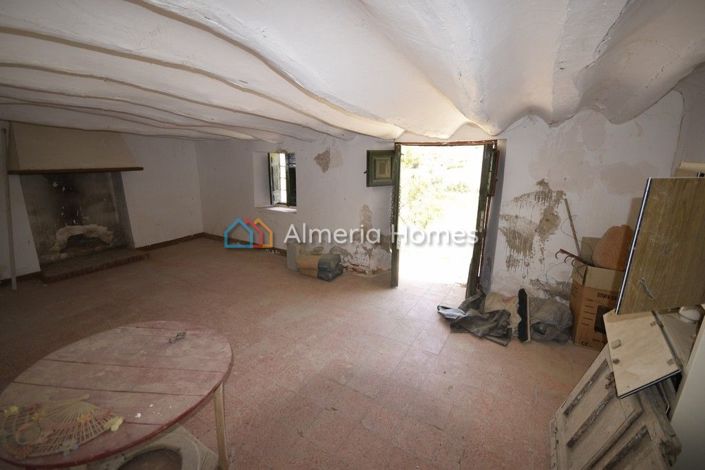 Image No.4-10 Bed Country House for sale