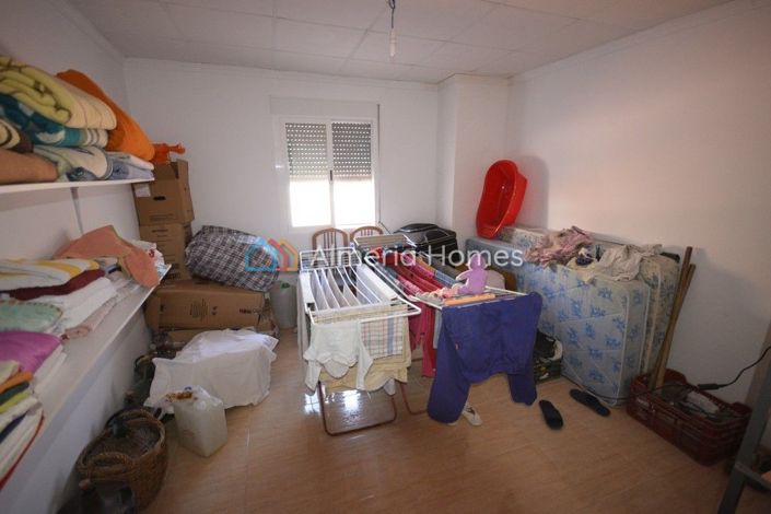 Image No.8-2 Bed Townhouse for sale