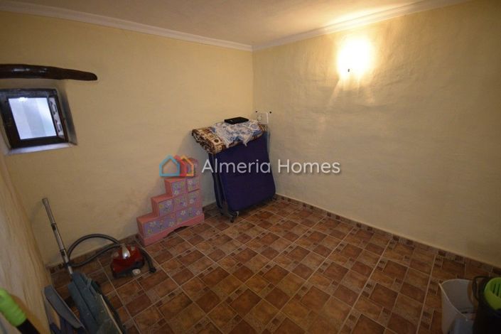 Image No.7-3 Bed Country House for sale