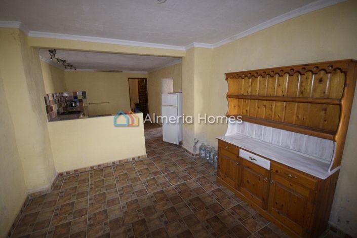 Image No.8-3 Bed Country House for sale