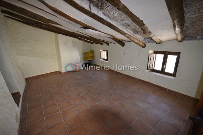 Image No.9-3 Bed Country House for sale