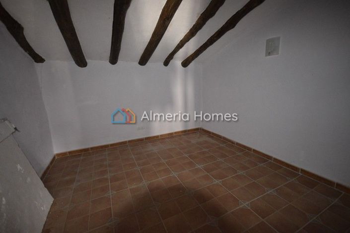 Image No.10-3 Bed Country House for sale