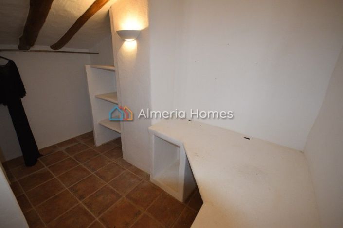 Image No.11-3 Bed Country House for sale