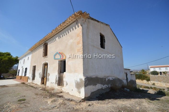 Image No.12-4 Bed Country House for sale