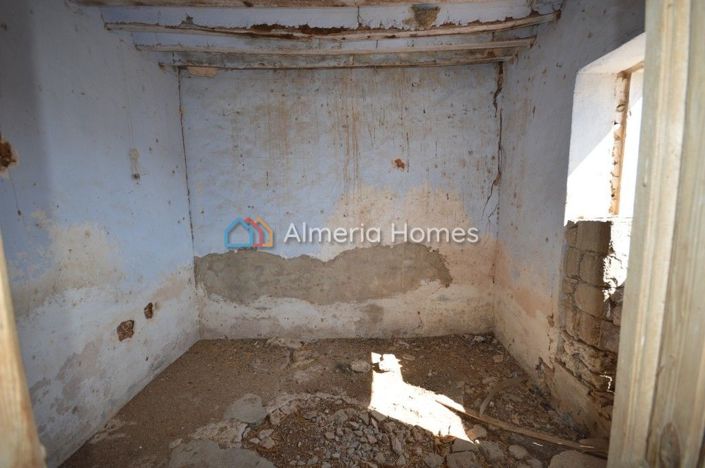 Image No.7-4 Bed Country House for sale