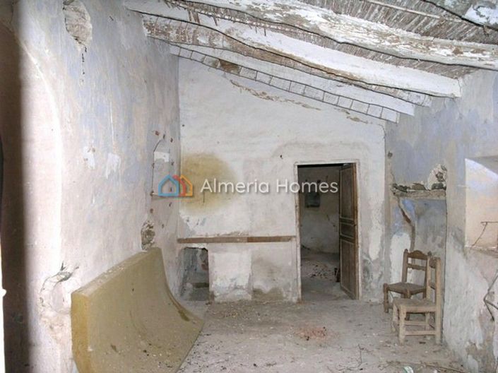 Image No.3-4 Bed Country House for sale