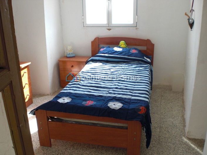 Image No.10-5 Bed Townhouse for sale