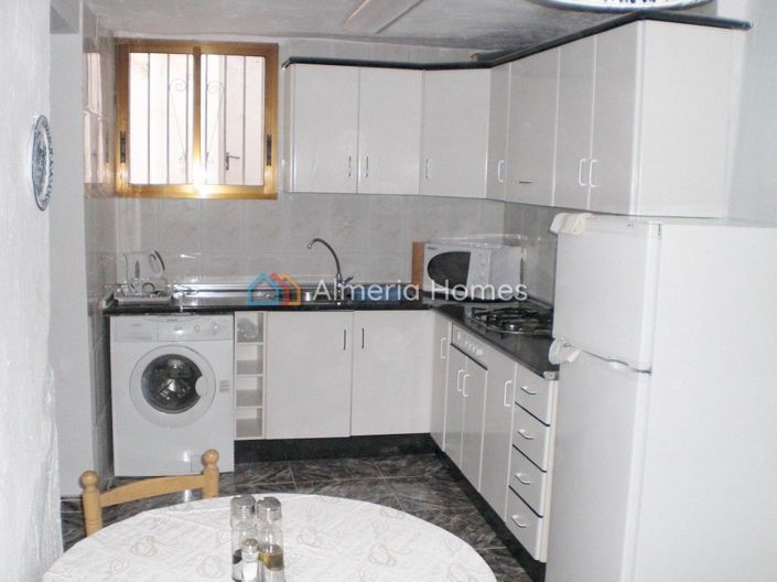 Image No.5-5 Bed Townhouse for sale