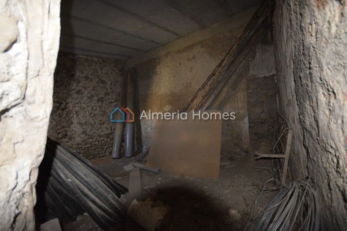 Image No.7-2 Bed Country House for sale