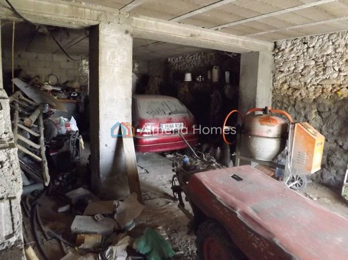 Image No.11-4 Bed Country House for sale