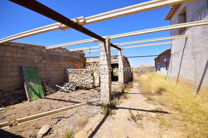 Image No.10-3 Bed Country House for sale